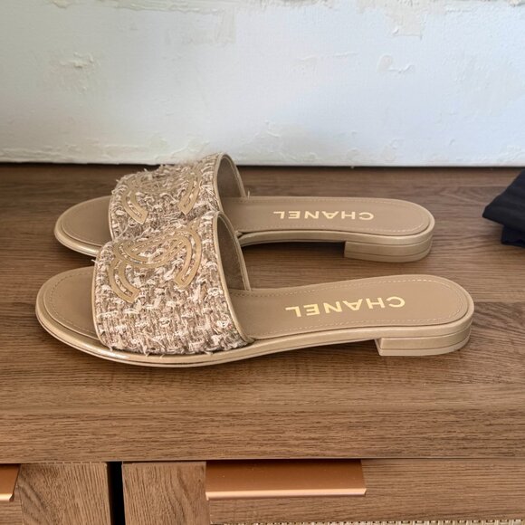 Authentic Chanel Tweed Slides Beige Gold CC Logo Sandals - Picture 2 of 9